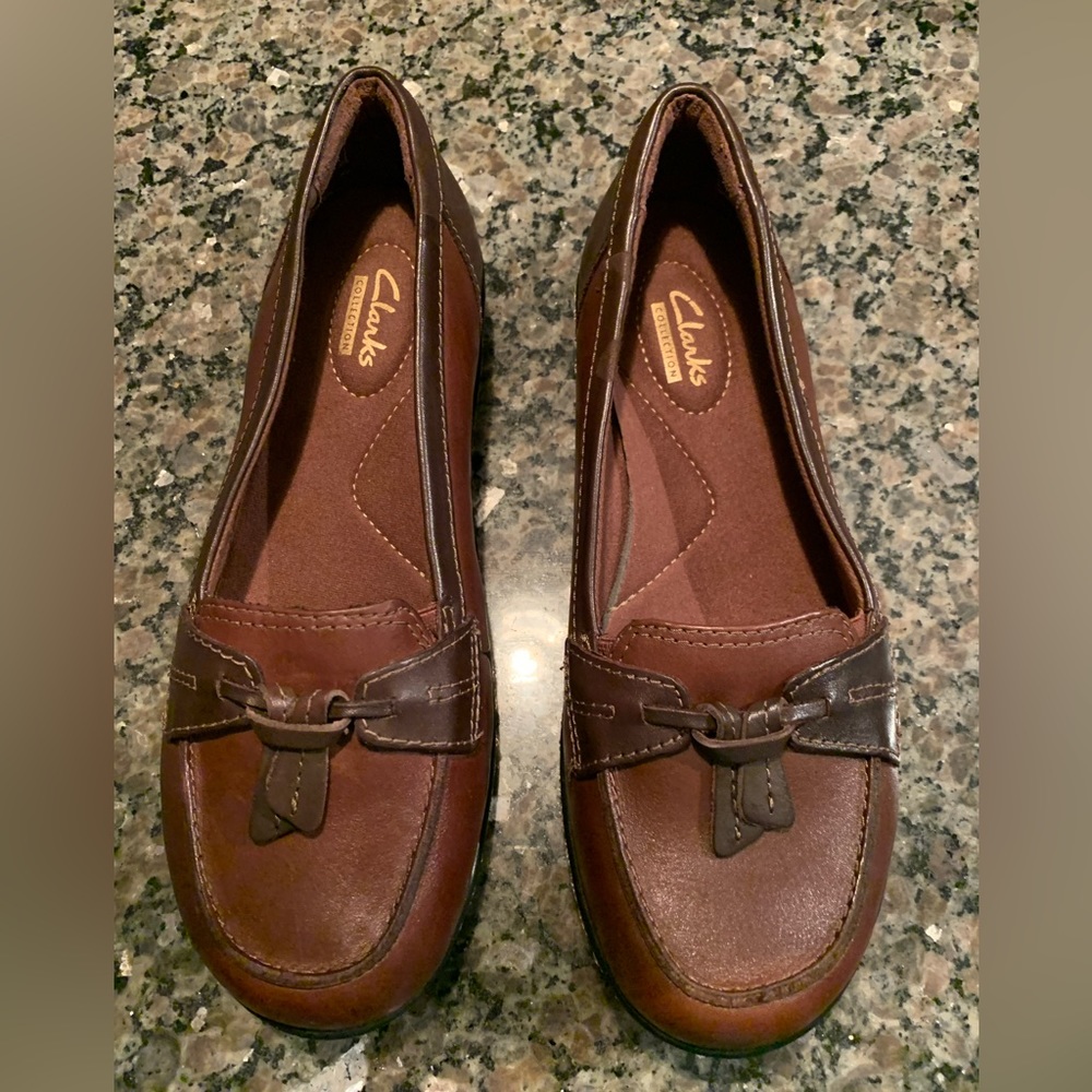 Clarks leather shoes.  Size: 7W. NWT.  Never worn. Ashland Style.